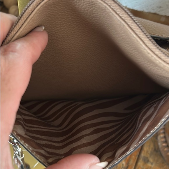 Dana Bushman Brown and Cream Crossbody Bag preloved - Picture 8 of 9